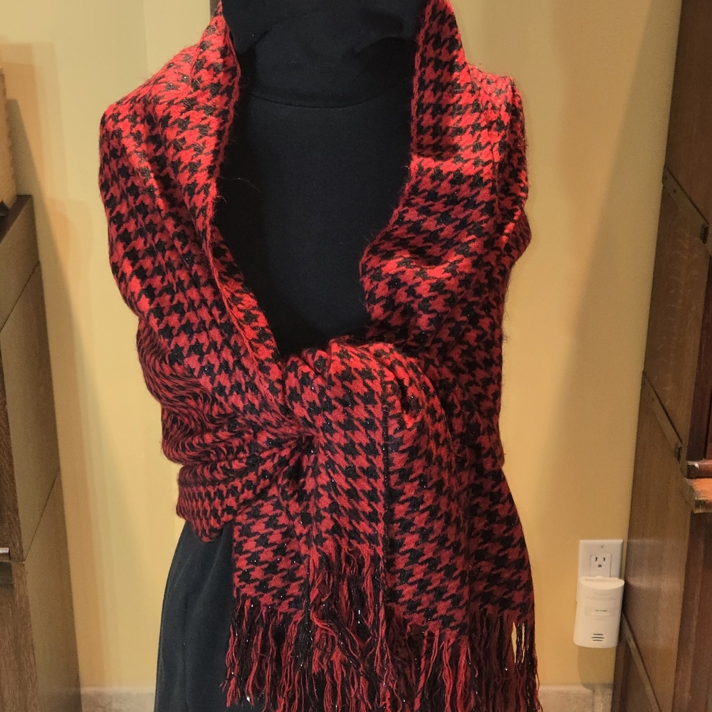 Red & black houndstooth Unisex Large Scarf | Soft & Warm, Cozy Winter Shawl | - Picture 5 of 16